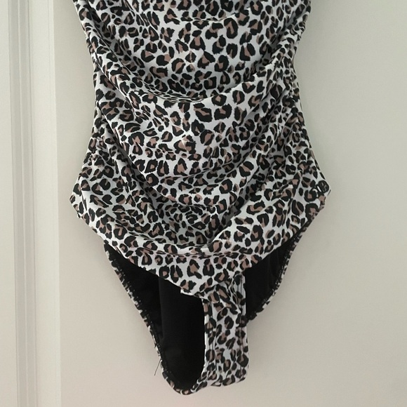NWOT Albion Fit The Savannah One Piece Swimsuit Leopard Cheetah Print UPF - Picture 7 of 10